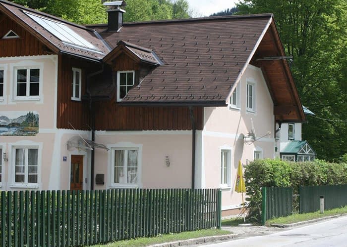 Výhody plechových plotov